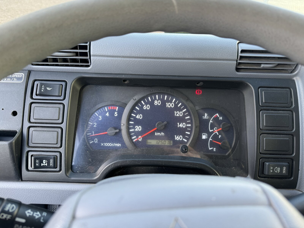 Mitsubishi Canter Fuso 6C15D 4x2 Doka Canter Fuso 6C15D 4x2 Doka, City-Abroller - Крюковой мультилифт: фото 2 Mitsubishi Canter Fuso 6C15D 4x2 Doka Canter Fuso 6C15D 4x2 Doka, City-Abroller - Крюковой мультилифт: фото 2