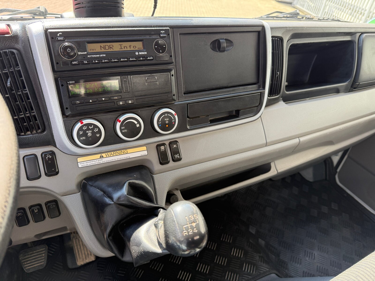 Портальный бункеровоз Mitsubishi Canter Fuso 7C15 4x2 Canter Fuso 7C15 4x2, Tele-Absetzer, Vereiterbar bis 10m³: фото 7
