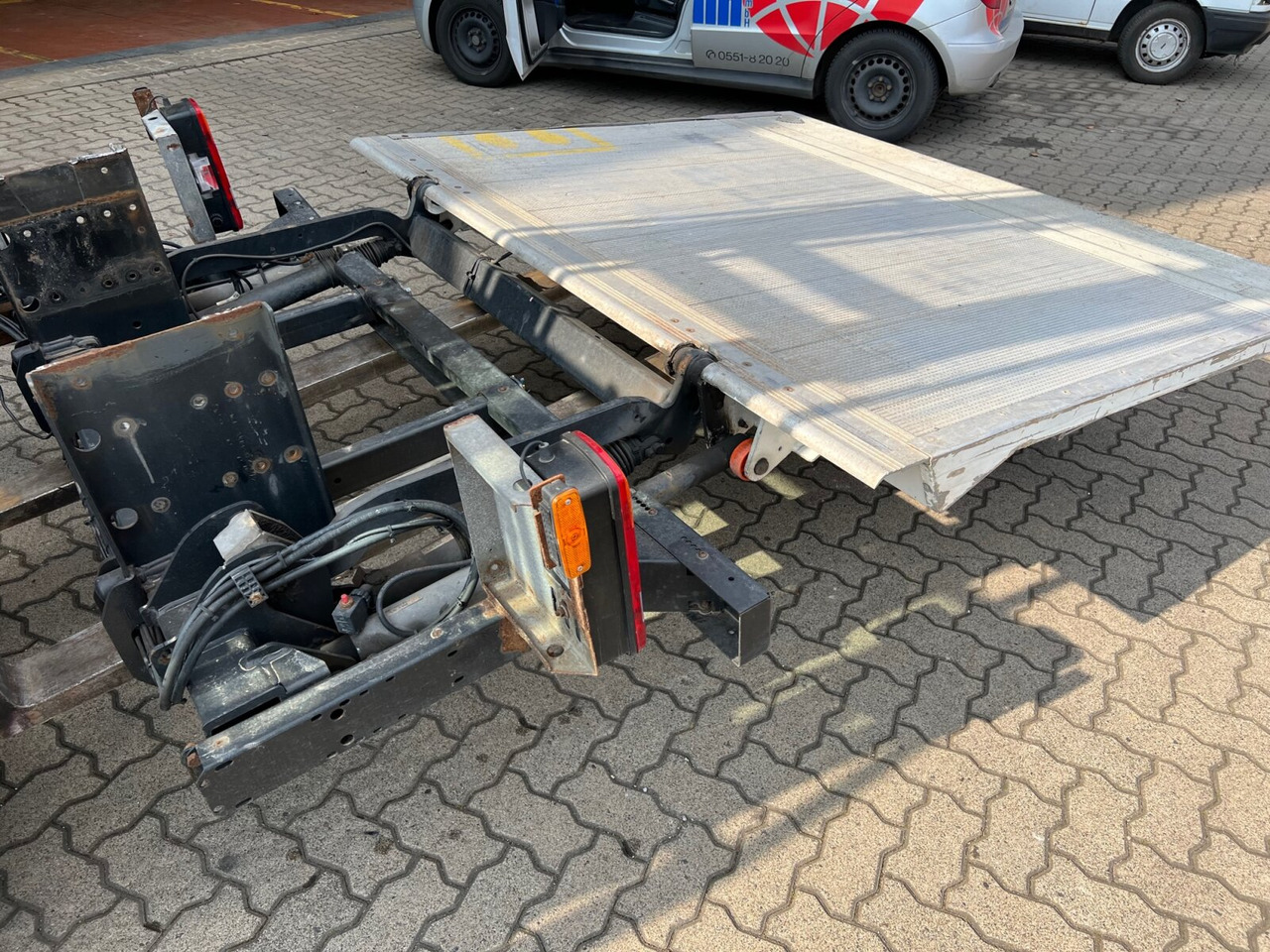 Dhollandia Ladebordwand DH LM15 Dhollandia Ladebordwand DH LM15 - Полуприцеп: фото 3 Dhollandia Ladebordwand DH LM15 Dhollandia Ladebordwand DH LM15 - Полуприцеп: фото 3