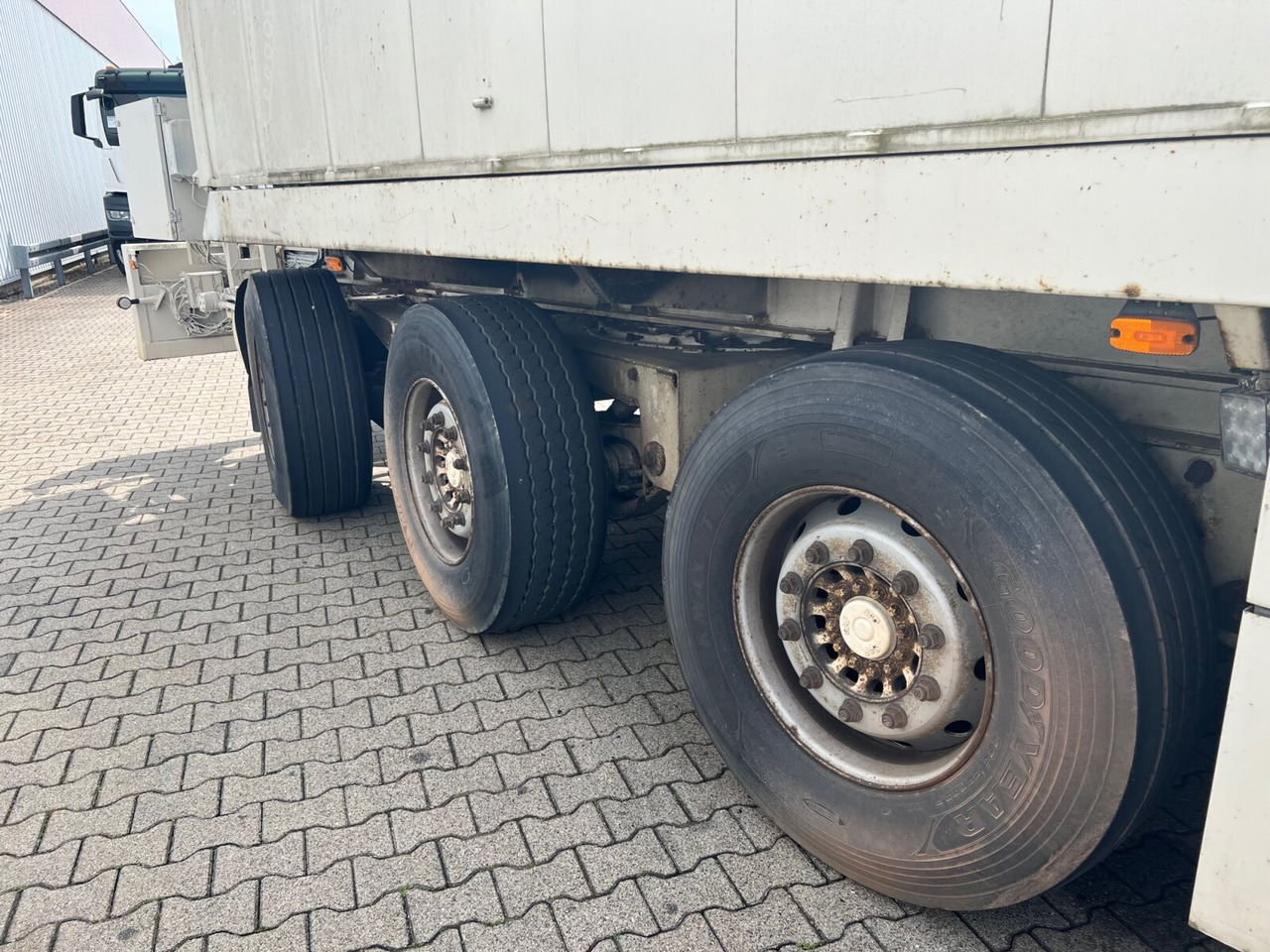 P-393-STI-R-1 KWB, P-393-STI-R-1, 2x Lenkachse, Mörtel-/Estrichauflieger - Полуприцеп: фото 3 P-393-STI-R-1 KWB, P-393-STI-R-1, 2x Lenkachse, Mörtel-/Estrichauflieger - Полуприцеп: фото 3