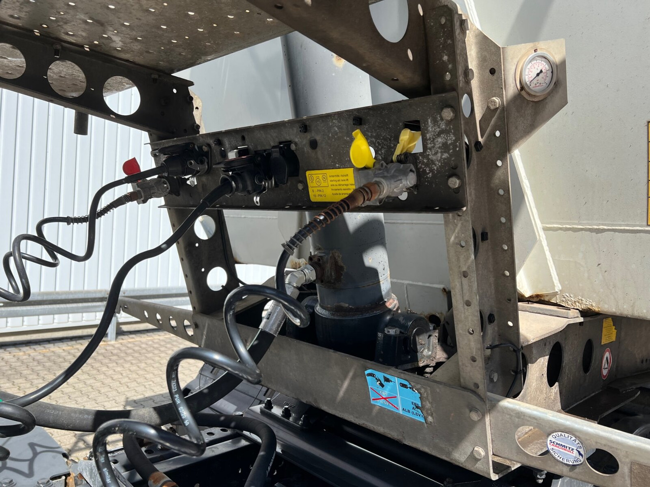 Schmitz Cargobull SKI 24 SL 7.2 SKI 24 SL 7.2, Stahlmulde ca. 27m³, Liftachse - Полуприцеп: фото 2 Schmitz Cargobull SKI 24 SL 7.2 SKI 24 SL 7.2, Stahlmulde ca. 27m³, Liftachse - Полуприцеп: фото 2