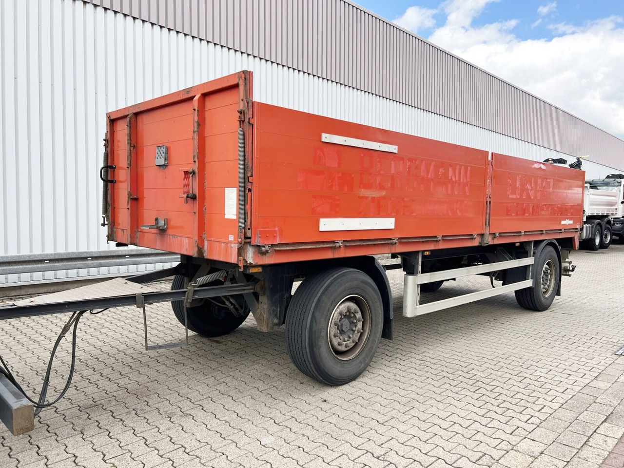 Pritschenanhänger Pritschenanhänger - Прицеп бортовой/ Платформа: фото 1 Pritschenanhänger Pritschenanhänger - Прицеп бортовой/ Платформа: фото 1