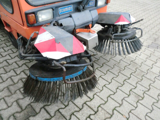 Подметально-уборочная машина Schmidt - SK153SX: фото 9