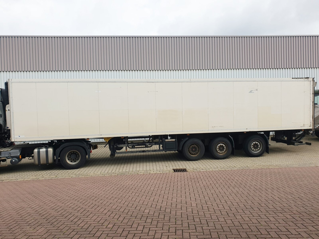 Полуприцеп-рефрижератор Schmitz Cargobull SKO 24 SKO 24, Carrier, LBW, Lift-/Lenkachse, 74 cbm: фото 8 Полуприцеп-рефрижератор Schmitz Cargobull SKO 24 SKO 24, Carrier, LBW, Lift-/Lenkachse, 74 cbm: фото 8