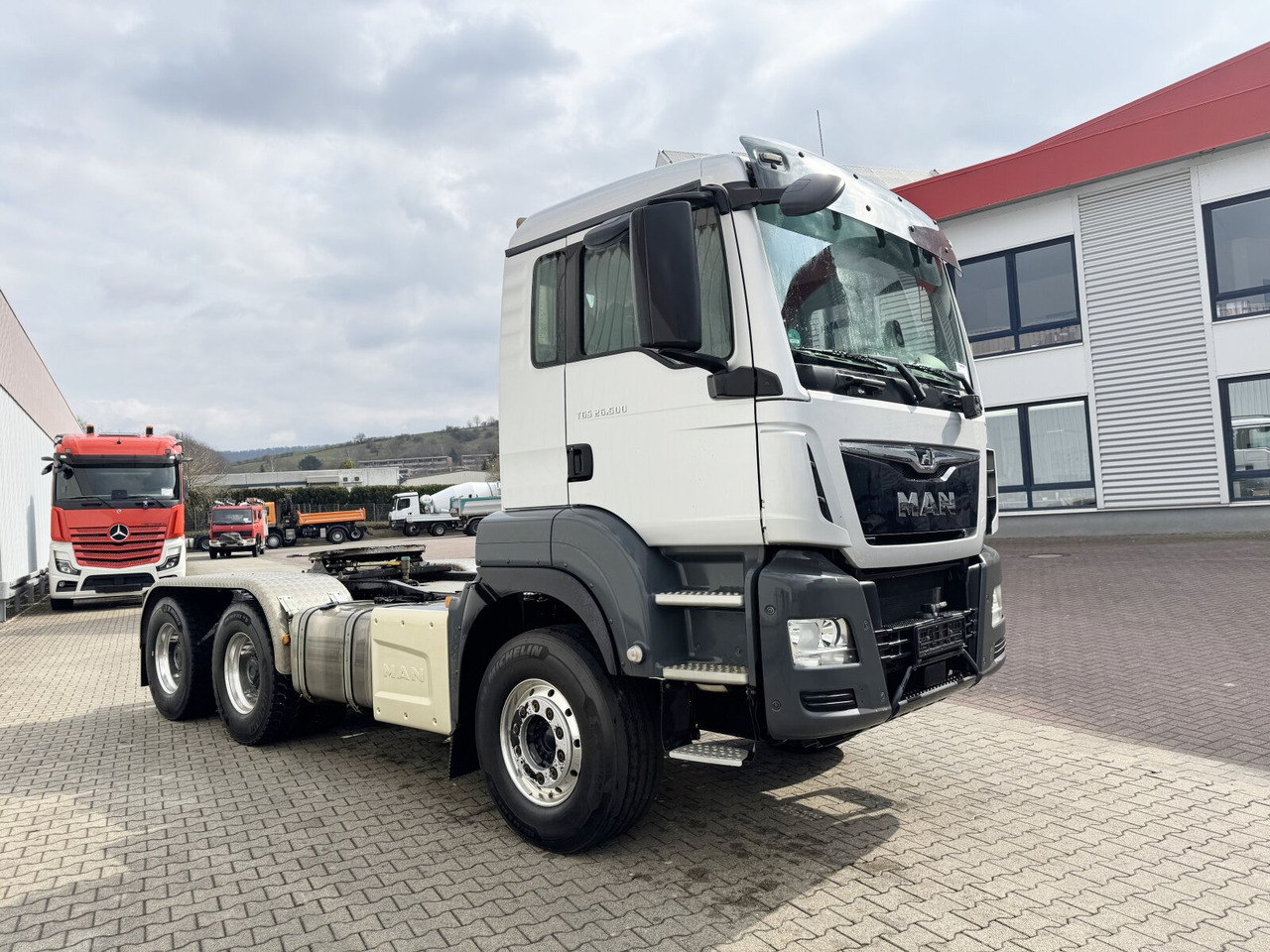 Тягач MAN TGS 26.500 6x4 BLS TGS 26.500 6x4 BLS, PriTarder, Navi, Hydraulik: фото 9 Тягач MAN TGS 26.500 6x4 BLS TGS 26.500 6x4 BLS, PriTarder, Navi, Hydraulik: фото 9