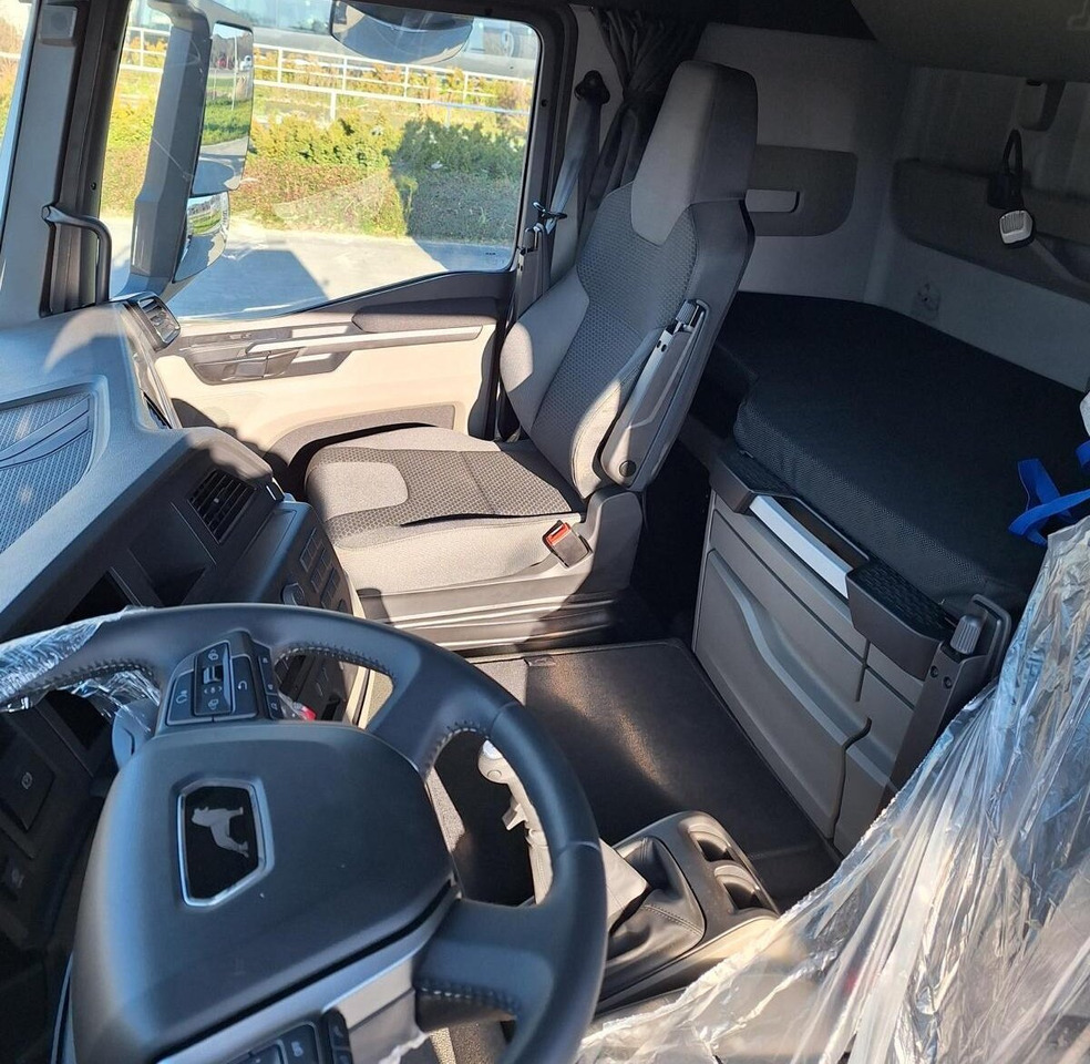 MAN TGS 33.520 6x4 BL SA TGS 33.520 6x4 BL SA, Retarder, LED, Navi, Nebenantrieb - Тягач: фото 5 MAN TGS 33.520 6x4 BL SA TGS 33.520 6x4 BL SA, Retarder, LED, Navi, Nebenantrieb - Тягач: фото 5