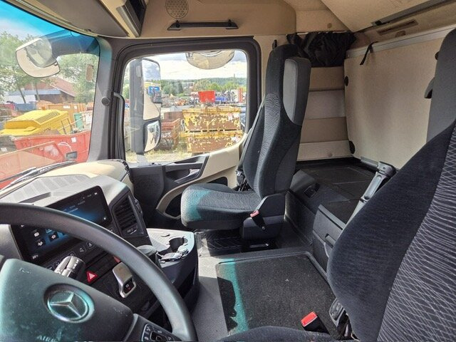 Mercedes-Benz Actros 1846 LS 4x2 Actros 1846 LS 4x2 MultimediaCockpit, StreamSpace, ADR - Тягач: фото 3 Mercedes-Benz Actros 1846 LS 4x2 Actros 1846 LS 4x2 MultimediaCockpit, StreamSpace, ADR - Тягач: фото 3
