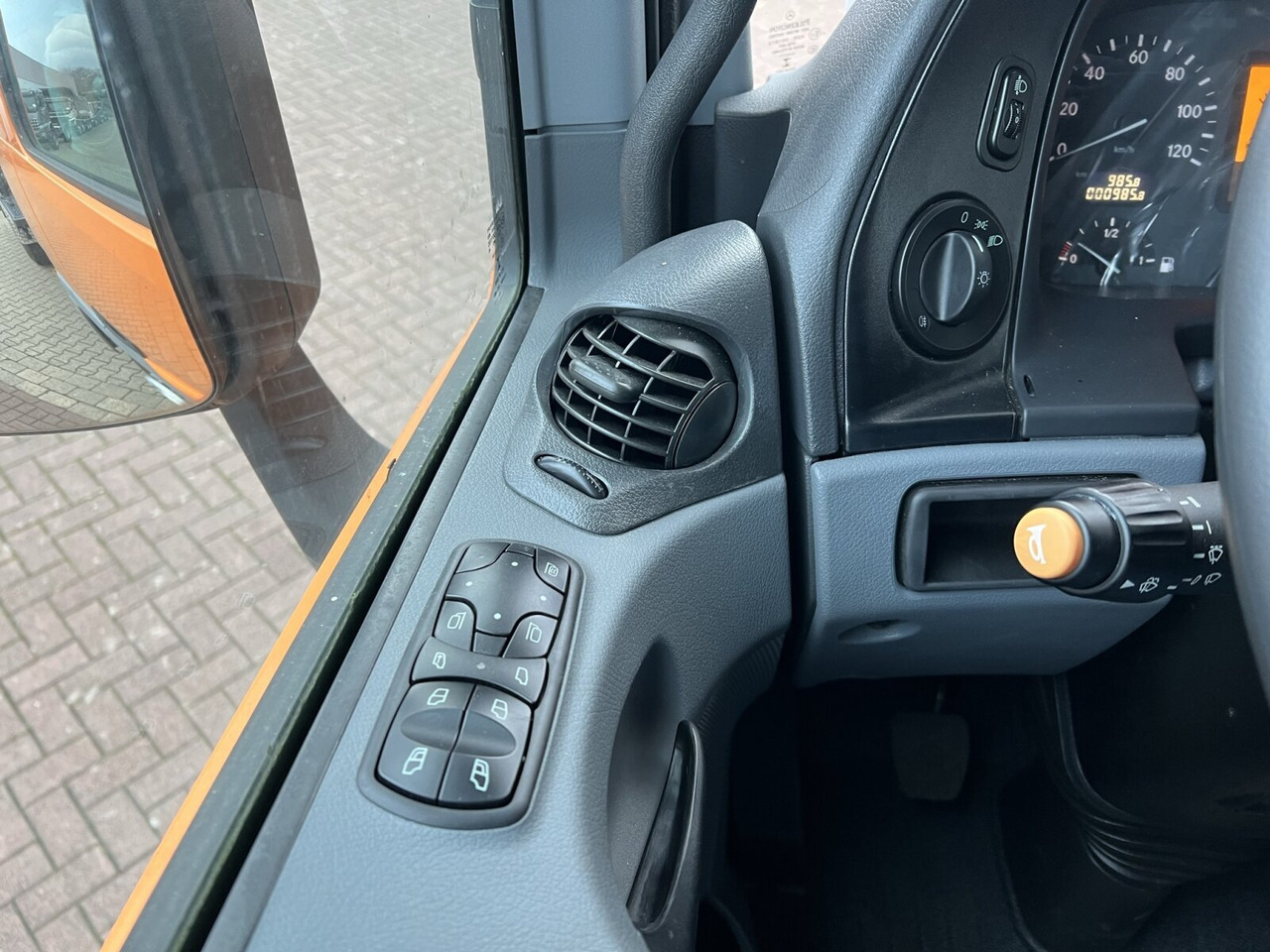 Mercedes-Benz Actros 2141 K 4x2 Actros 2141 K 4x2 - Тягач: фото 5 Mercedes-Benz Actros 2141 K 4x2 Actros 2141 K 4x2 - Тягач: фото 5