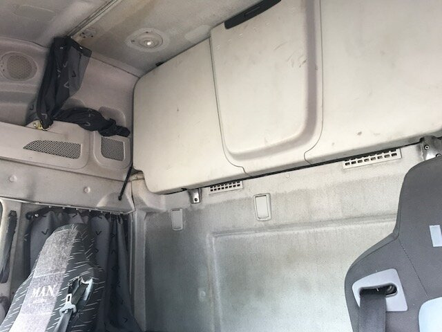 Stralis AS440S45 T/P 4x2 ONLY FOR SPAREPARTS!!! Stralis AS440S45 T/P 4x2 ActiveSpace - Тягач: фото 3 Stralis AS440S45 T/P 4x2 ONLY FOR SPAREPARTS!!! Stralis AS440S45 T/P 4x2 ActiveSpace - Тягач: фото 3