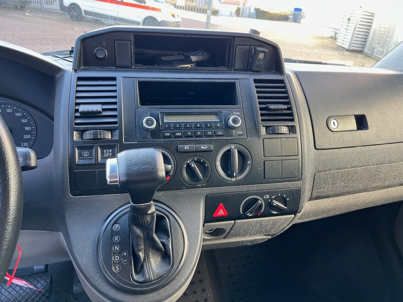 Машина скорой помощи Volkswagen T5 2.5 TDI 4x2 T5 2.5 TDI 4x2, Krankenwagen: фото 6 Машина скорой помощи Volkswagen T5 2.5 TDI 4x2 T5 2.5 TDI 4x2, Krankenwagen: фото 6