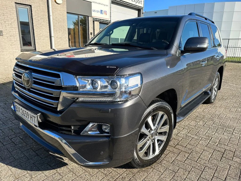 Toyota Land Cruiser V8 LAND CRUISER 200 V8 + CAMERA 360 + FRIDGE + DIESEL + ONLY EXPORT - Внедорожник: фото 1 Toyota Land Cruiser V8 LAND CRUISER 200 V8 + CAMERA 360 + FRIDGE + DIESEL + ONLY EXPORT - Внедорожник: фото 1