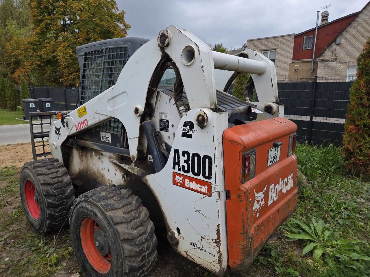 BOBCAT A300 - Мини-погрузчик с бортовым поворотом: фото 3 BOBCAT A300 - Мини-погрузчик с бортовым поворотом: фото 3