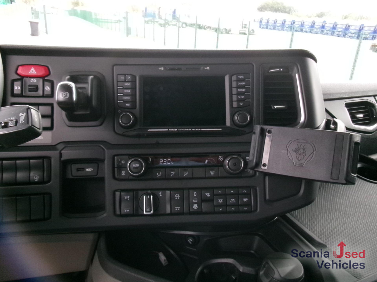 SCANIA R 410 B6x2*4NB LNG - Грузовик-шасси: фото 3 SCANIA R 410 B6x2*4NB LNG - Грузовик-шасси: фото 3