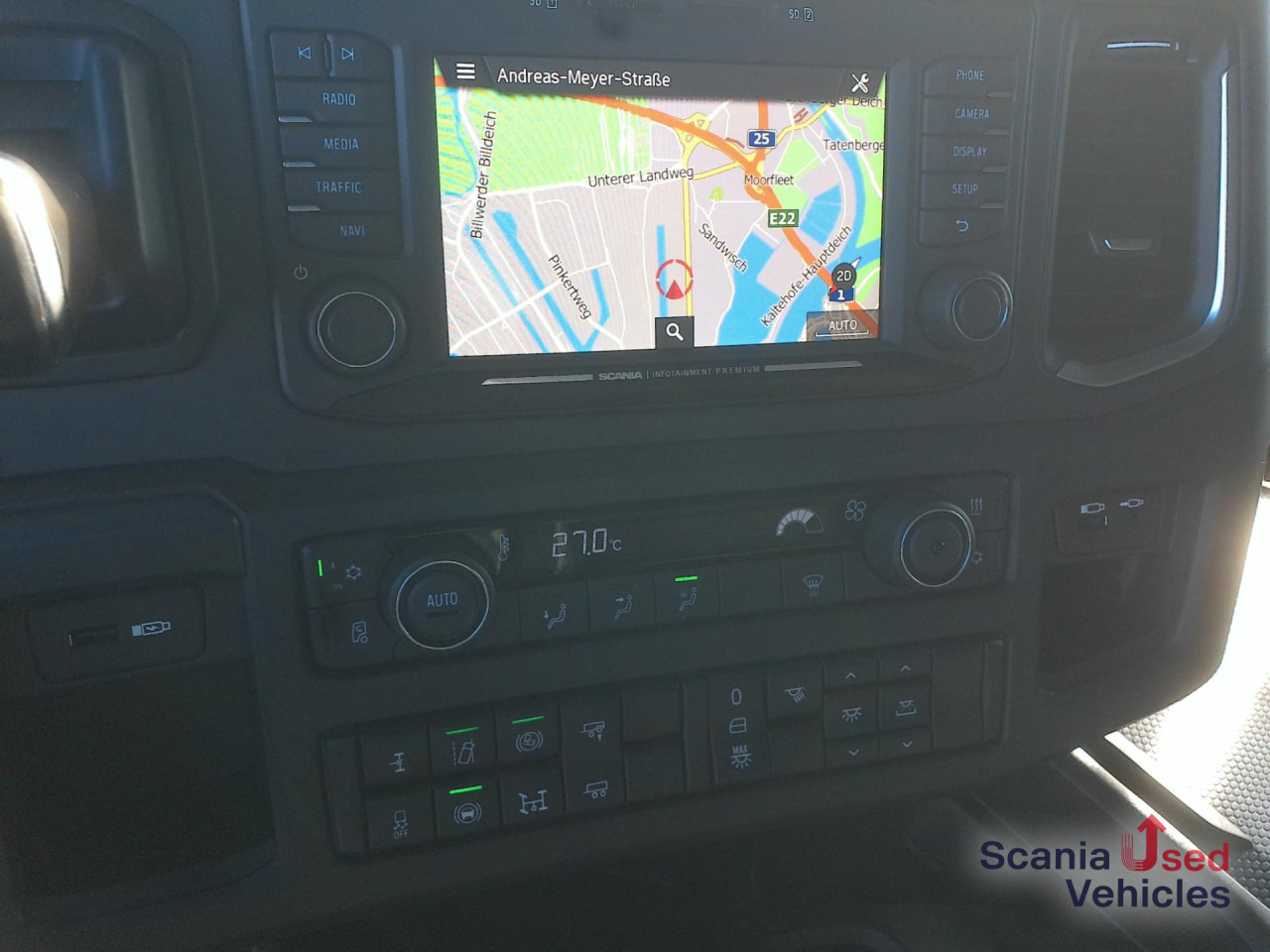 SCANIA R 460 A4x2NA SUPER NAVI DAB - Тягач: фото 2 SCANIA R 460 A4x2NA SUPER NAVI DAB - Тягач: фото 2
