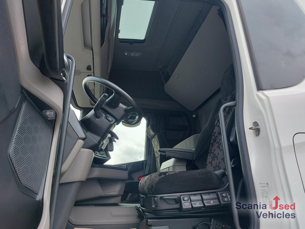 SCANIA R 460 A4x2NA, SUPER, NAVI, Standklima - Тягач: фото 3 SCANIA R 460 A4x2NA, SUPER, NAVI, Standklima - Тягач: фото 3