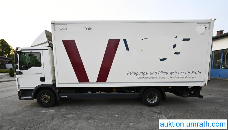 MAN MAN TGL 12.250 4x2 L/BL Koffer Ladebordwand Klimaautomatik NAVI Luftfederung Automatikgetriebe EURO 6 - Грузовик с закрытым кузовом: фото 1 MAN MAN TGL 12.250 4x2 L/BL Koffer Ladebordwand Klimaautomatik NAVI Luftfederung Automatikgetriebe EURO 6 - Грузовик с закрытым кузовом: фото 1