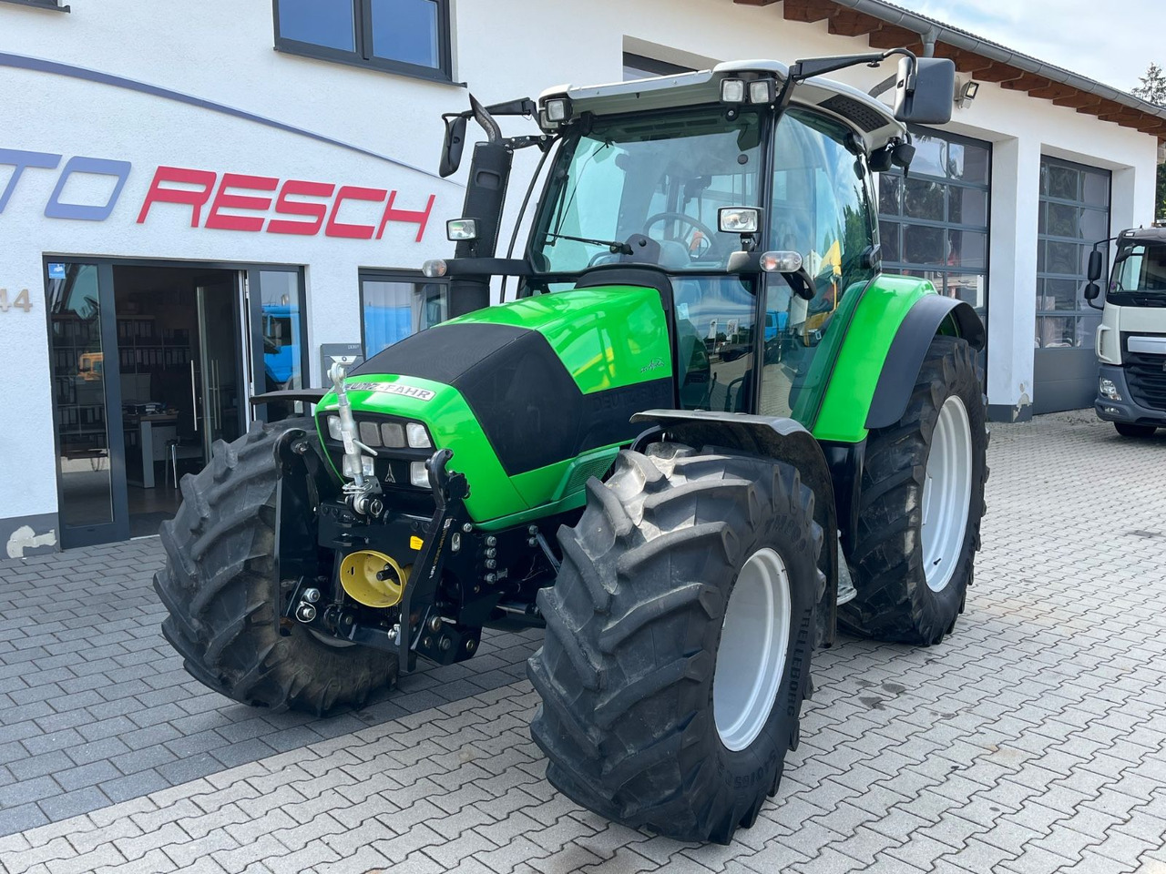 Deutz-Fahr K420 Agrotron 2727 Bstd. Fronthydraulik Zapfwell - Трактор: фото 1 Deutz-Fahr K420 Agrotron 2727 Bstd. Fronthydraulik Zapfwell - Трактор: фото 1