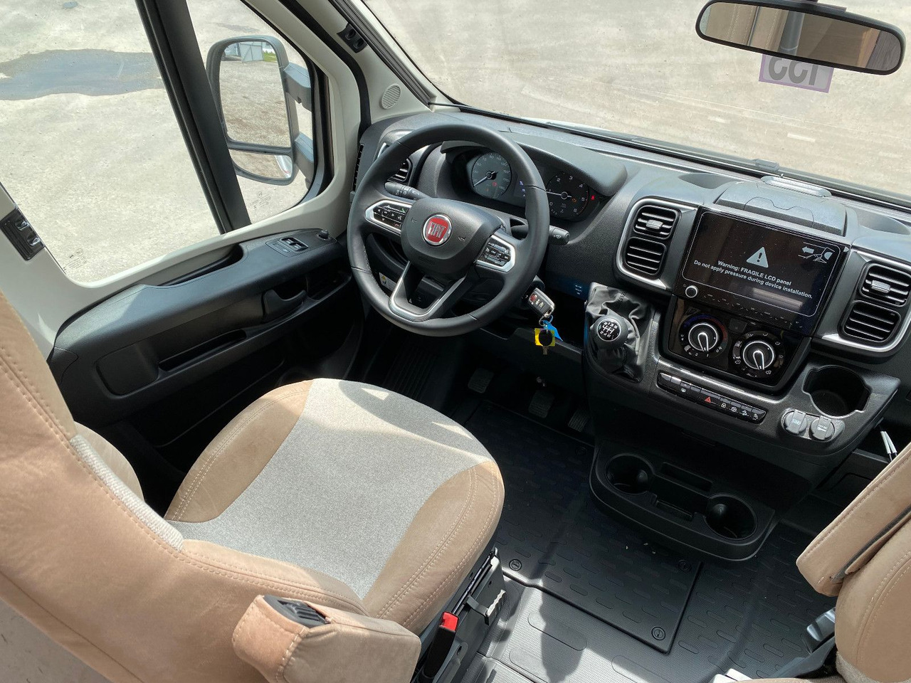 Полуинтегрированный автодом LMC Cruiser V 646 G, SAT, Navi, Sondermodell,16 Zoll: фото 9