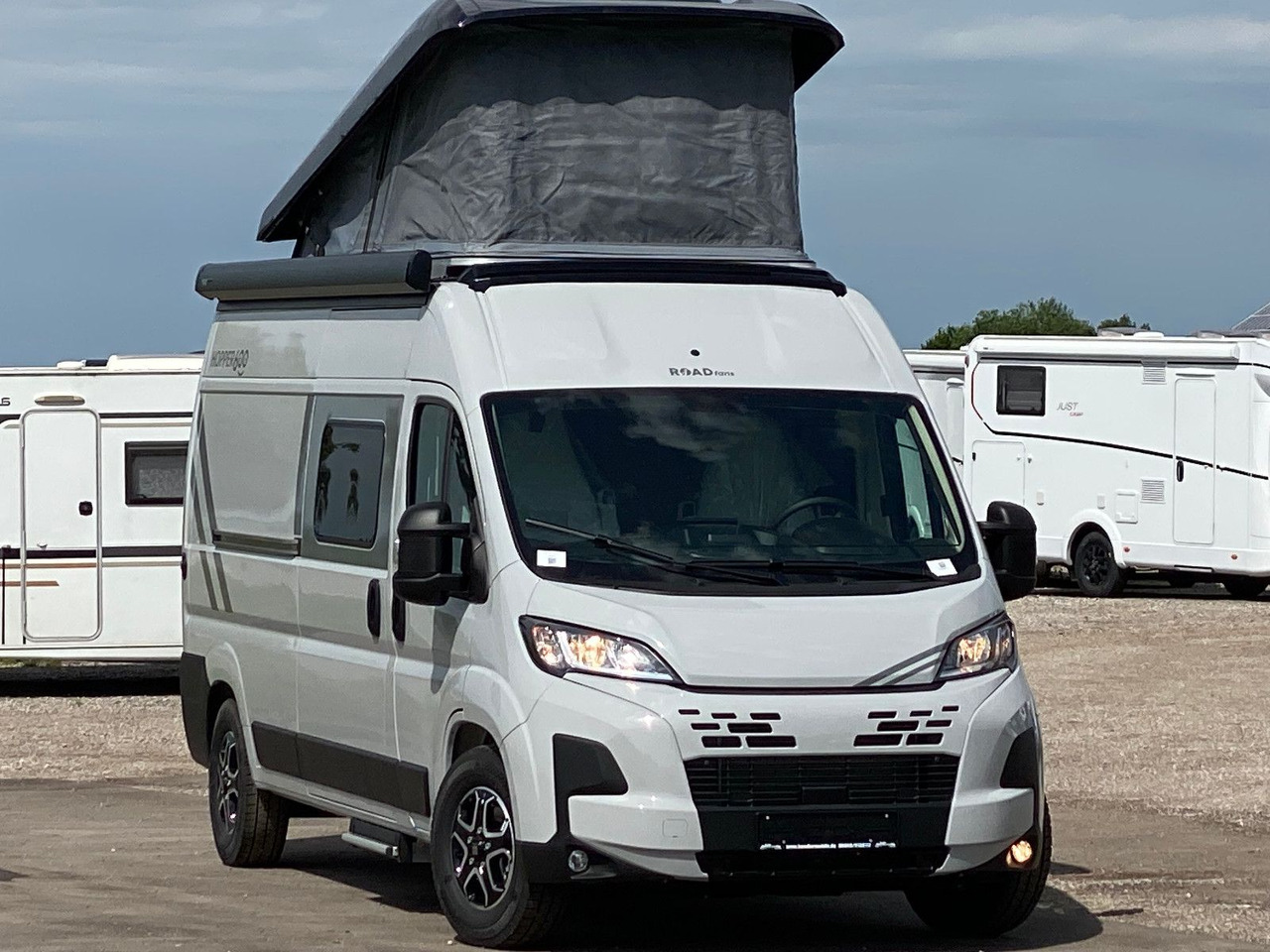 LMC INNOVAN 600 ,Aufstelldach,Automatik,25 Modell - Кастенваген: фото 1 LMC INNOVAN 600 ,Aufstelldach,Automatik,25 Modell - Кастенваген: фото 1