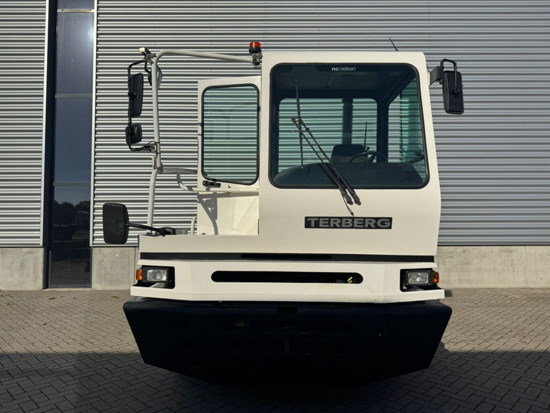 Terberg YT182 / NL Truck - Терминальный тягач: фото 4 Terberg YT182 / NL Truck - Терминальный тягач: фото 4