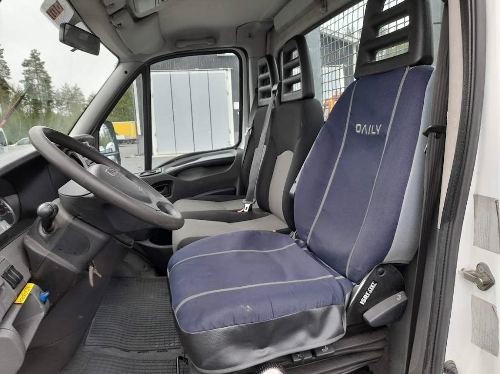 Малотоннажный бортовой грузовик Iveco Daily 40 C18 automat: фото 7