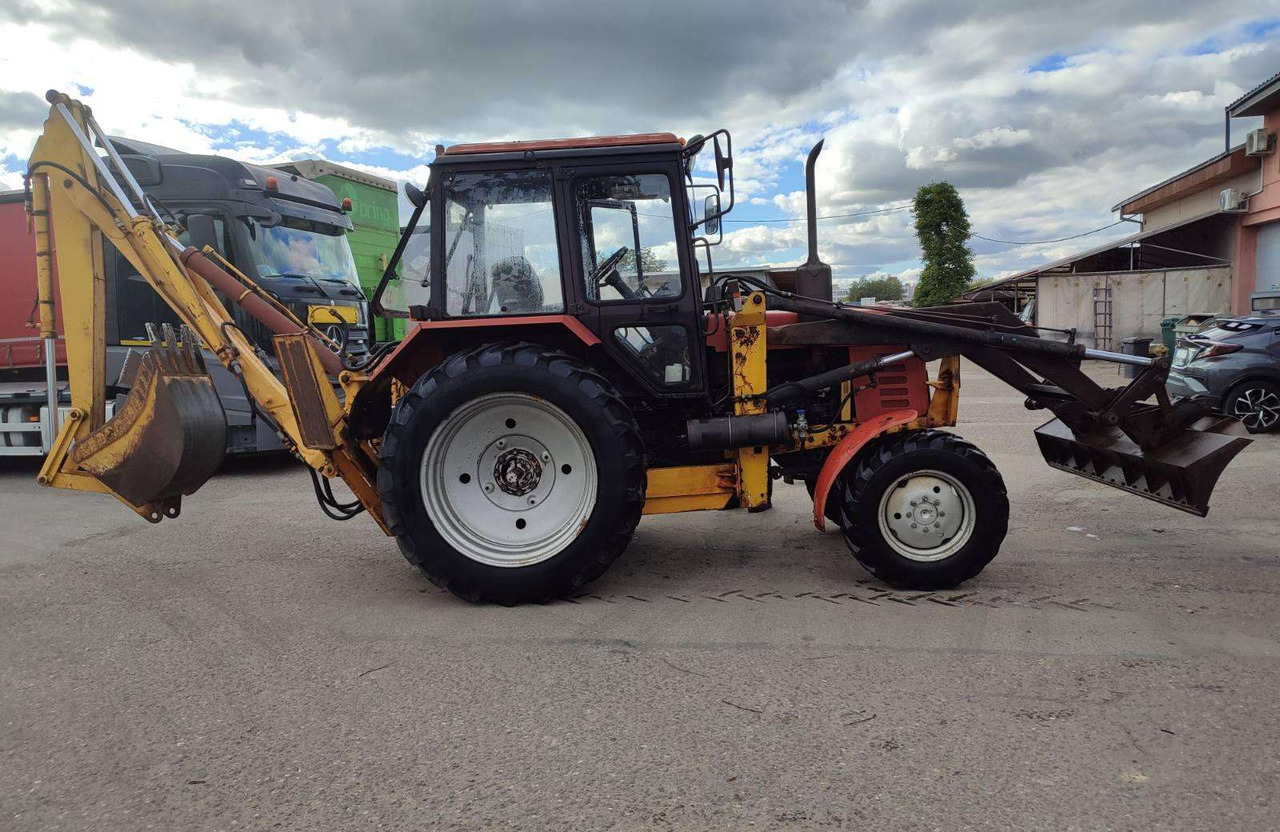 MTZ 82.1 - Экскаватор-погрузчик: фото 1 MTZ 82.1 - Экскаватор-погрузчик: фото 1