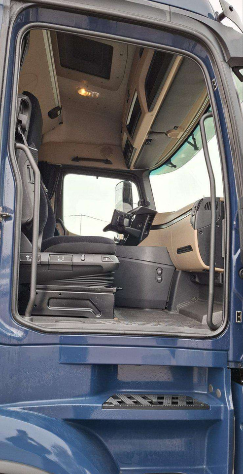Тягач Mercedes-Benz Actros: фото 7