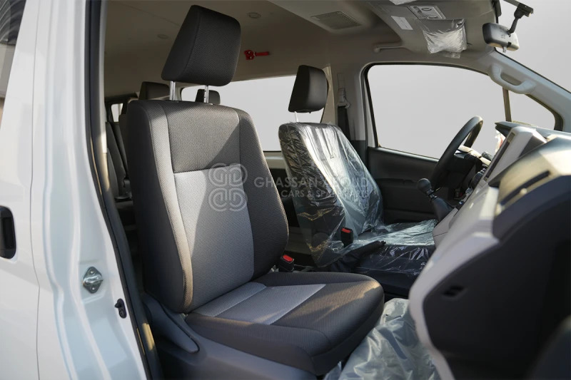 Микроавтобус, Пассажирский фургон Toyota Hiace: фото 10