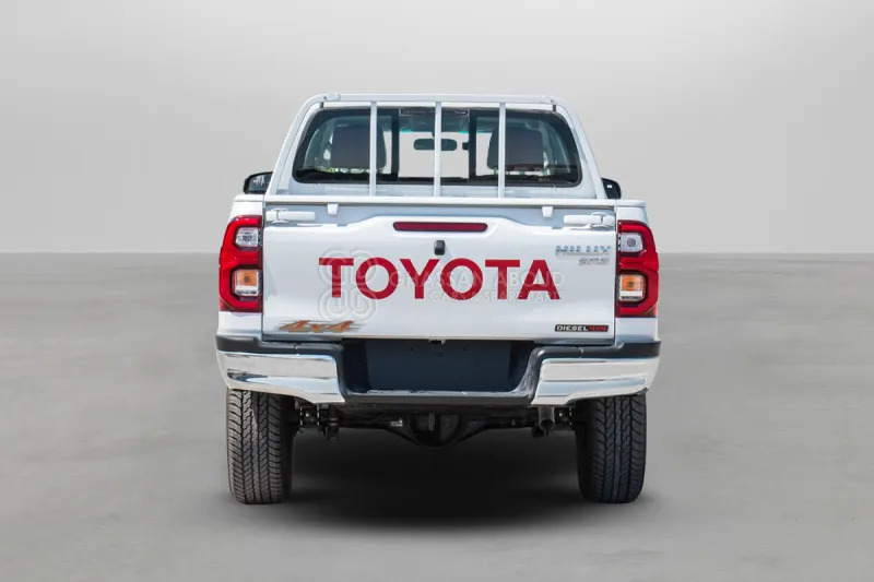 Toyota Hilux 4X4 Double Cabin - Пикап, Грузопассажирский фургон: фото 4 Toyota Hilux 4X4 Double Cabin - Пикап, Грузопассажирский фургон: фото 4