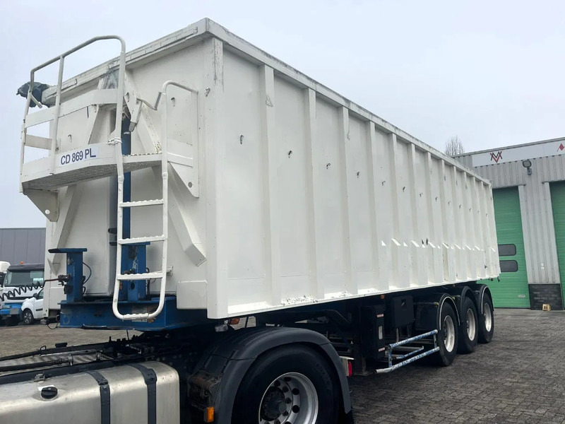 Benalu 50 m3, 5660 kg, 3 axels SPRING - Самосвальный полуприцеп: фото 2 Benalu 50 m3, 5660 kg, 3 axels SPRING - Самосвальный полуприцеп: фото 2