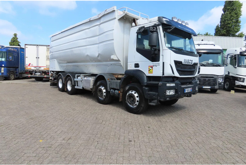 Iveco Eurotrakker 410 8x4. Light damages, 100% all working. 100% drivable - Грузовик-цистерна: фото 3 Iveco Eurotrakker 410 8x4. Light damages, 100% all working. 100% drivable - Грузовик-цистерна: фото 3