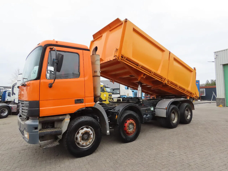 Mercedes-Benz Actros 3240 Manual, steel dumper! Great condition! - Самосвал: фото 2 Mercedes-Benz Actros 3240 Manual, steel dumper! Great condition! - Самосвал: фото 2