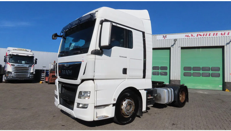 MAN TGX 14.440 RETARDER, 2 tanks, GREAT CONDITION! - Тягач: фото 2 MAN TGX 14.440 RETARDER, 2 tanks, GREAT CONDITION! - Тягач: фото 2