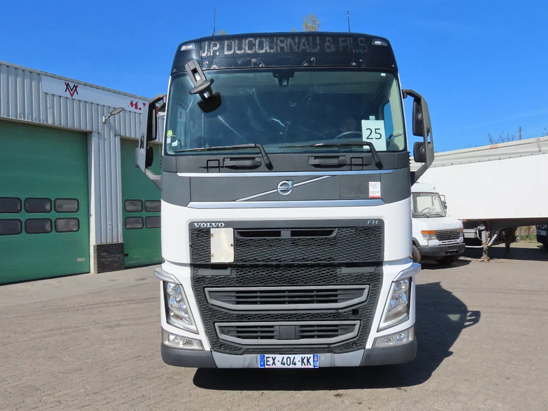Volvo FH 460 YV2RTY0A3JB867622, FRIGO, 2X FUEL TANK, frigo, EURO6 - Тягач: фото 3 Volvo FH 460 YV2RTY0A3JB867622, FRIGO, 2X FUEL TANK, frigo, EURO6 - Тягач: фото 3