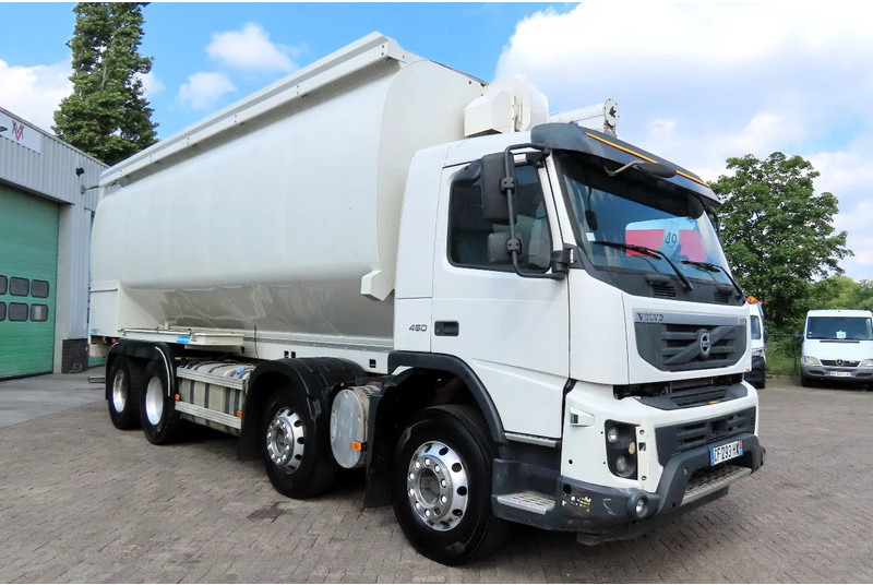 Volvo FMX 450 8x4 AUGER, radio control, 7 COMP. Full Volvo Service! . EXCELLENT condition - Грузовик-цистерна: фото 3 Volvo FMX 450 8x4 AUGER, radio control, 7 COMP. Full Volvo Service! . EXCELLENT condition - Грузовик-цистерна: фото 3