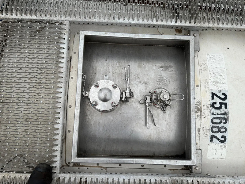 Резервуар для хранения Для транспортировки топлива Consani 25.100L / 1-COMP, 20FT ISO, UN PORTABLE T11, 2,5Y-inspection till: 02-2028: фото 12 Резервуар для хранения Для транспортировки топлива Consani 25.100L / 1-COMP, 20FT ISO, UN PORTABLE T11, 2,5Y-inspection till: 02-2028: фото 12