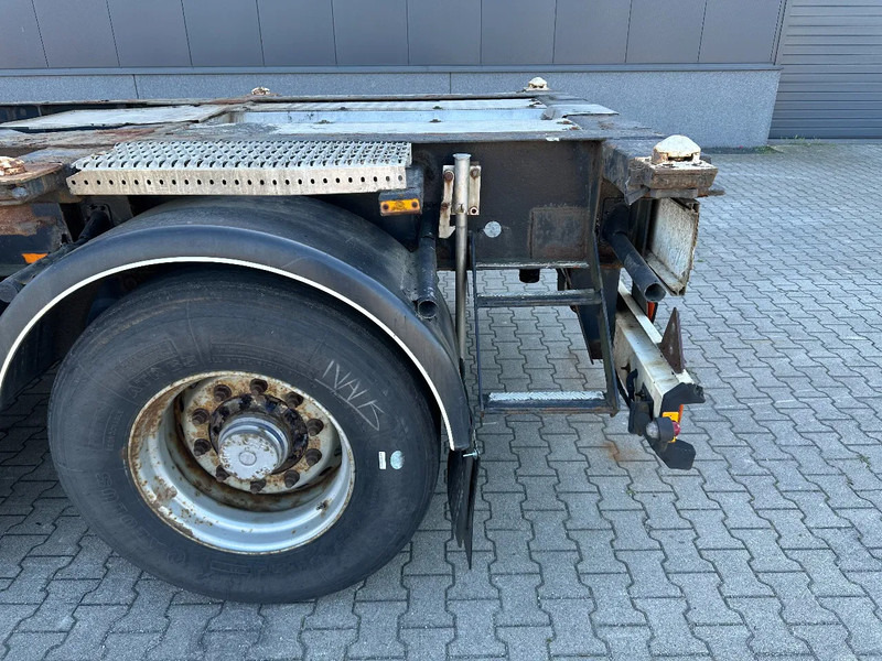 Полуприцеп-контейнеровоз/ Сменный кузов Van Hool 20FT/30FT, ADR (EX/II, EX/III, FL, OX, AT), SAF, drum, liftaxle, NL-Chassis: фото 16 Полуприцеп-контейнеровоз/ Сменный кузов Van Hool 20FT/30FT, ADR (EX/II, EX/III, FL, OX, AT), SAF, drum, liftaxle, NL-Chassis: фото 16