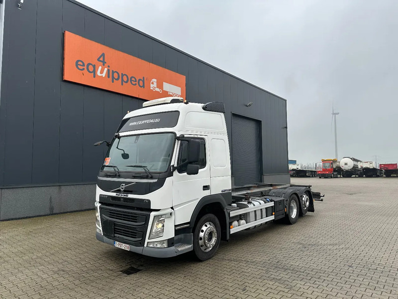 Volvo FM 380 Globetrotter 6x2, ADR (FL, AT, OX), LIFT/STEER, 636.183km - Грузовик-шасси: фото 1 Volvo FM 380 Globetrotter 6x2, ADR (FL, AT, OX), LIFT/STEER, 636.183km - Грузовик-шасси: фото 1