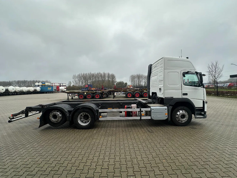 Volvo FM 380 Globetrotter 6x2, ADR (FL, AT, OX), LIFT/STEER, 636.183km - Грузовик-шасси: фото 4 Volvo FM 380 Globetrotter 6x2, ADR (FL, AT, OX), LIFT/STEER, 636.183km - Грузовик-шасси: фото 4