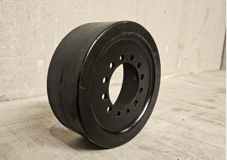 Galet inférieur VULCAN AGRI pour tracteur à chenilles CHALLENGER 35 / 45 / 55 - Опорный каток для Гусеничных тракторов: фото 3 Galet inférieur VULCAN AGRI pour tracteur à chenilles CHALLENGER 35 / 45 / 55 - Опорный каток для Гусеничных тракторов: фото 3