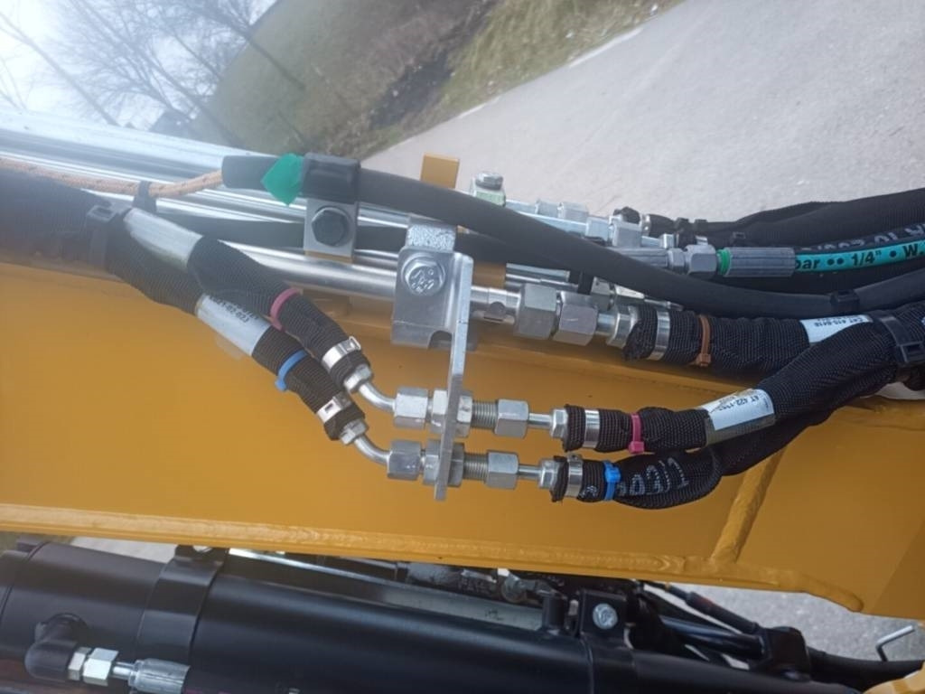 Гусеничный экскаватор CATERPILLAR 303 ECR: фото 8 Гусеничный экскаватор CATERPILLAR 303 ECR: фото 8