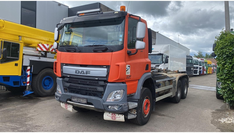 DAF CF 440 6X4 HOOKLIFT 20T - MANUAL GEARBOX - 315.000km - EURO 6 - BE TRUCK - Крюковой мультилифт: фото 2 DAF CF 440 6X4 HOOKLIFT 20T - MANUAL GEARBOX - 315.000km - EURO 6 - BE TRUCK - Крюковой мультилифт: фото 2