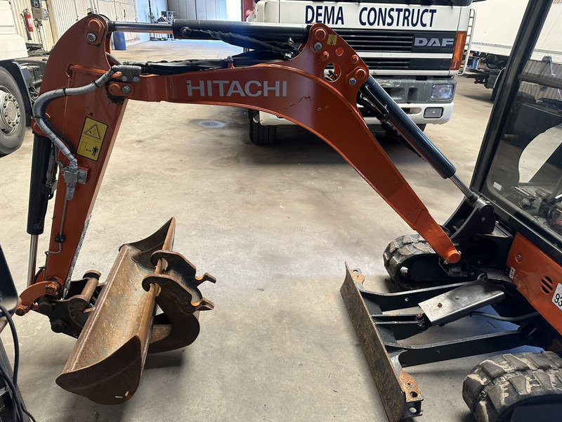 Hitachi ZAXIS ZX19-6 CR 1.9T - 1349H - CABINE - ADJUSTABLE TRACKS - EXTRA HYDR - QUICK HITCH - BE MACHINE - Мини-экскаватор: фото 4 Hitachi ZAXIS ZX19-6 CR 1.9T - 1349H - CABINE - ADJUSTABLE TRACKS - EXTRA HYDR - QUICK HITCH - BE MACHINE - Мини-экскаватор: фото 4