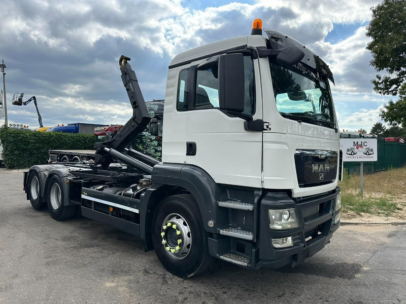 MAN TGS 28.360 6x2 HOOKLIFT 21T HIAB MULTILIFT XR21-S51 - LIFT AXLE - BE TRUCK - Крюковой мультилифт: фото 1 MAN TGS 28.360 6x2 HOOKLIFT 21T HIAB MULTILIFT XR21-S51 - LIFT AXLE - BE TRUCK - Крюковой мультилифт: фото 1