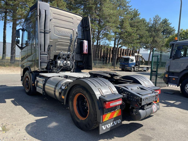 Volvo FH 460 LNG GAS ADR - ACC + Dynamic Steering - I-park Cool - Lane Keeping Support - collision warning - leather - ... BE Truck - Тягач: фото 4 Volvo FH 460 LNG GAS ADR - ACC + Dynamic Steering - I-park Cool - Lane Keeping Support - collision warning - leather - ... BE Truck - Тягач: фото 4