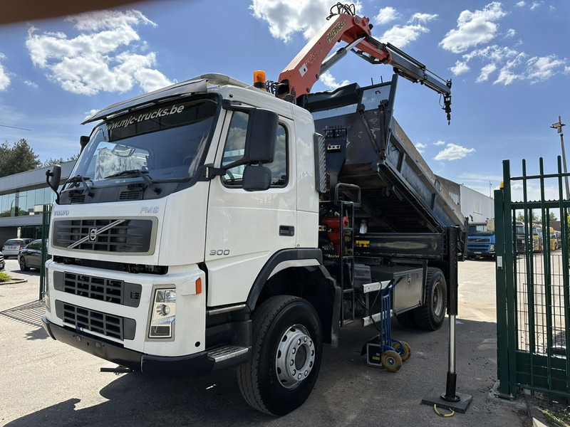Volvo FM 300 4x4 TIPPER + CRANE PALFINGER PK 12000 - *339.000km* - MANUAL - STEEL SPRING / BIG AXLES - EURO 3 - TÜV 15/10/2025 - Самосвал, Автоманипулятор: фото 5 Volvo FM 300 4x4 TIPPER + CRANE PALFINGER PK 12000 - *339.000km* - MANUAL - STEEL SPRING / BIG AXLES - EURO 3 - TÜV 15/10/2025 - Самосвал, Автоманипулятор: фото 5
