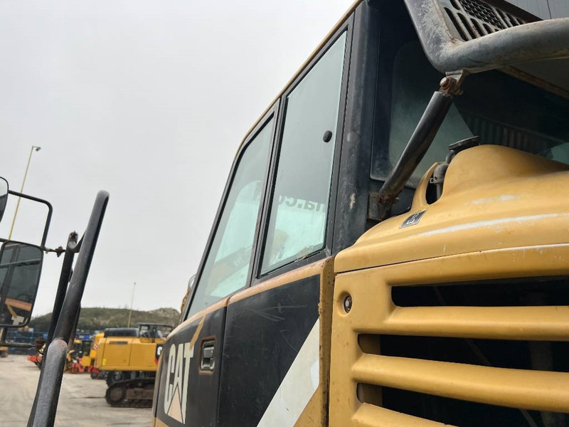 Сочленённый самосвал Cat 730: фото 12 Сочленённый самосвал Cat 730: фото 12