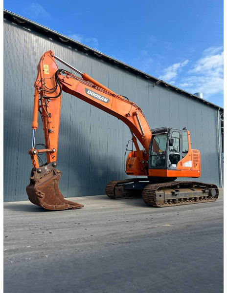 Doosan DX235LCR - Гусеничный экскаватор: фото 1 Doosan DX235LCR - Гусеничный экскаватор: фото 1