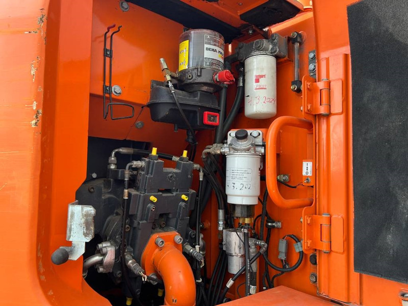Гусеничный экскаватор Doosan DX235LCR: фото 12