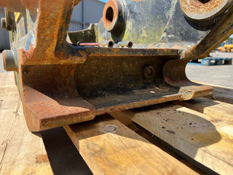 Сцепное устройство для Строительной техники OilQuick OQ65 - M314F / M316F / M318F: фото 9 Сцепное устройство для Строительной техники OilQuick OQ65 - M314F / M316F / M318F: фото 9